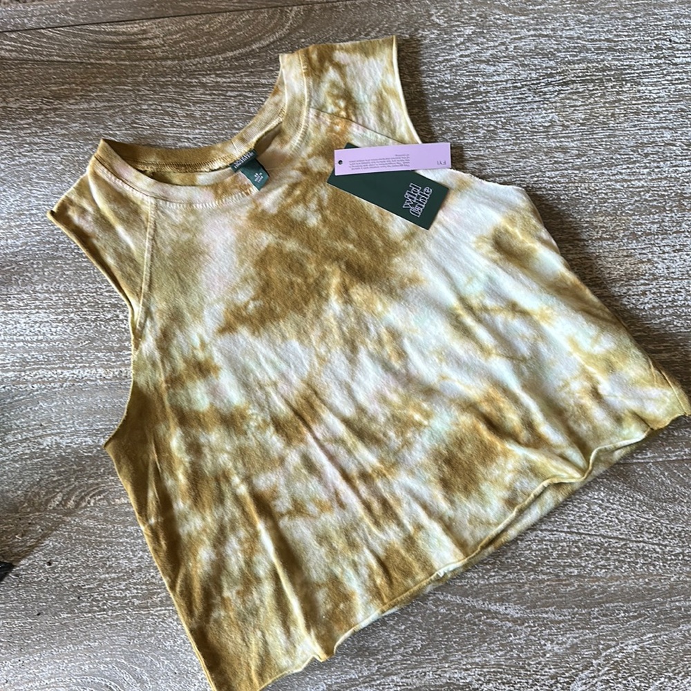 Wild Fable crop tank. Mustard and white tie dye. NWT. Size XS